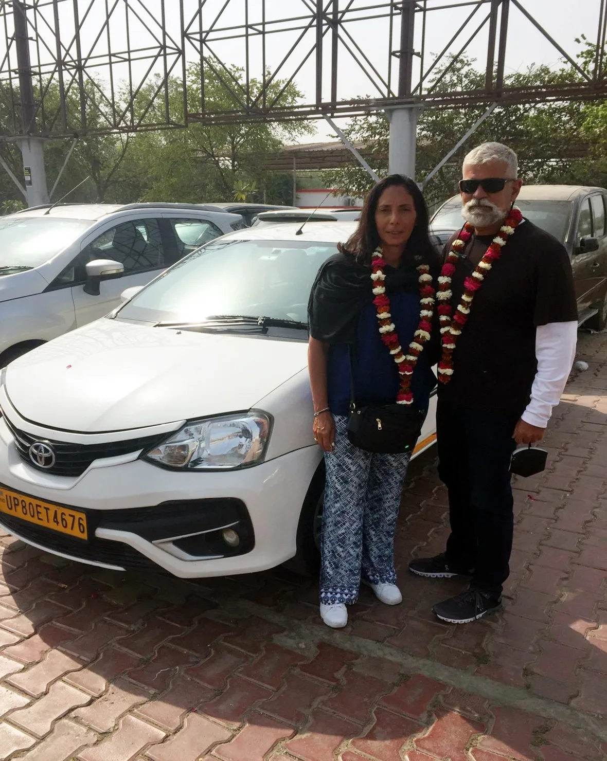 Car Booking Service for Taj Mahal Sunrise Tour By Car From Delhi