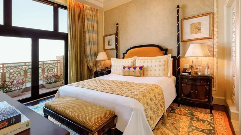 luxury-suite-with-balcony